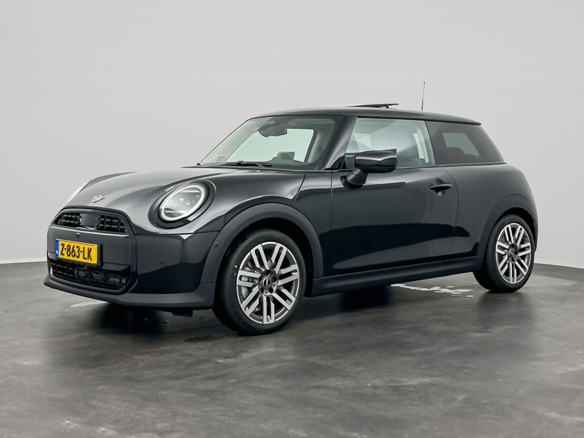 Mini 3-deurs 1.5 Cooper C <br>Classic | Stuurwielrand <br>verwarmd | Comfort Acce